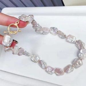 Natural pearl necklace with yellow gold finish