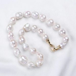 Natural pearl necklace with yellow gold finish