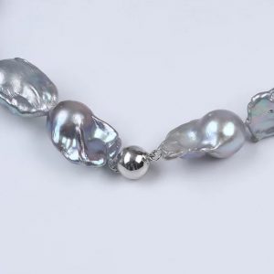 Natural pearl necklace with white gold finish