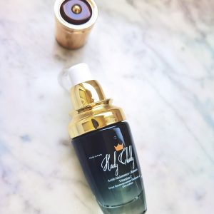 Serum with Retinol, Hyaluronic acid and Vitamin C.